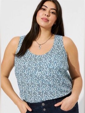 NWT Torrid Challis Henley Pocket Sleeveless Tank Size 5X Blue Floral